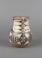 Alvina%20Garcia%2C%20%3Cb%3E%3Ci%3E%20Olla%3C%2Fi%3E%3C%2Fb%3E%2C%20ca.%201980%2C%20glazed%20clay%2C%20The%20Elizabeth%20Cole%20Butler%20Collection%2C%20%26%23169%3B%20unknown%2C%20research%20required%2C%202013.17.17